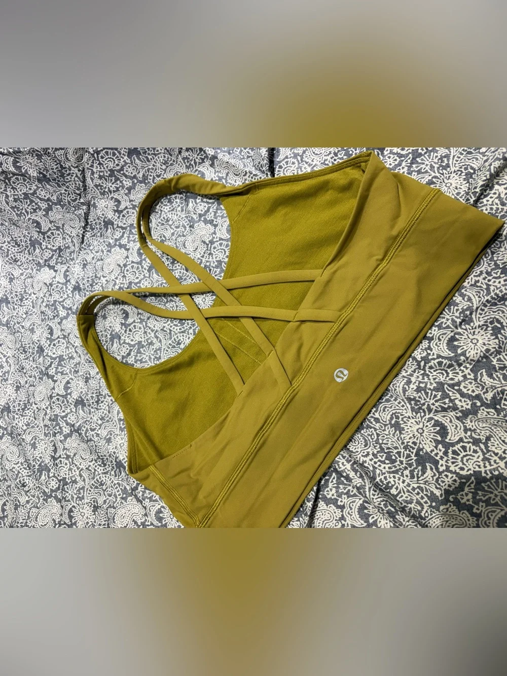 Lululemon pea green strappy sports bra 12 large